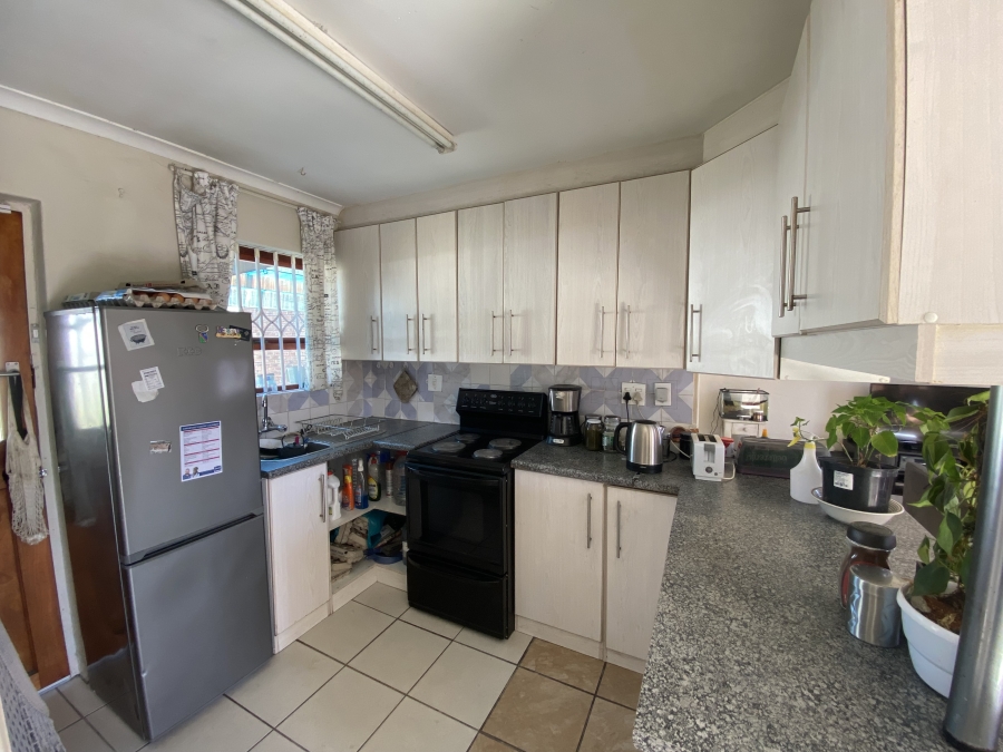 2 Bedroom Property for Sale in Muizenberg Western Cape